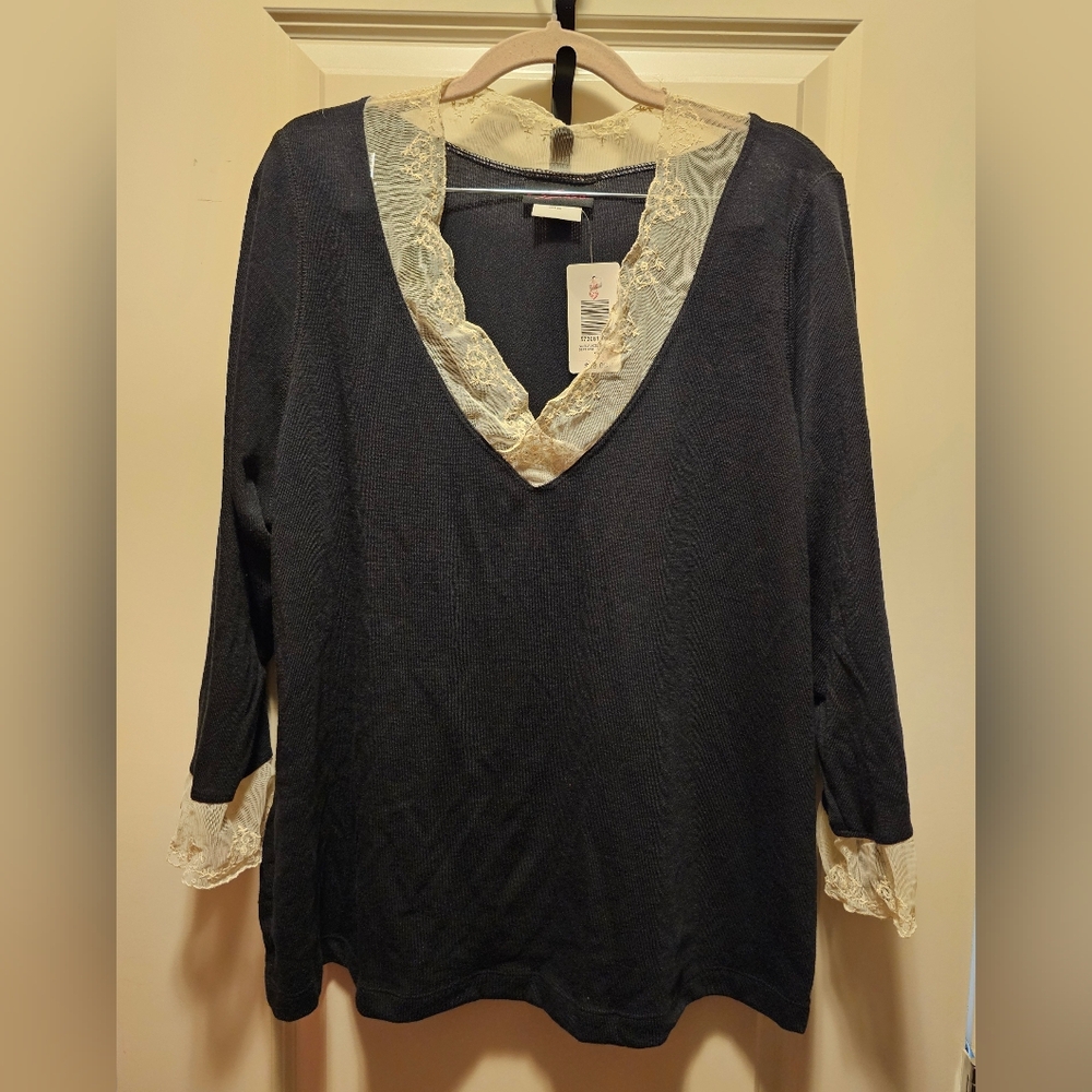 NWT Torrid 3/4 sleeve lace v neck sweater 3X